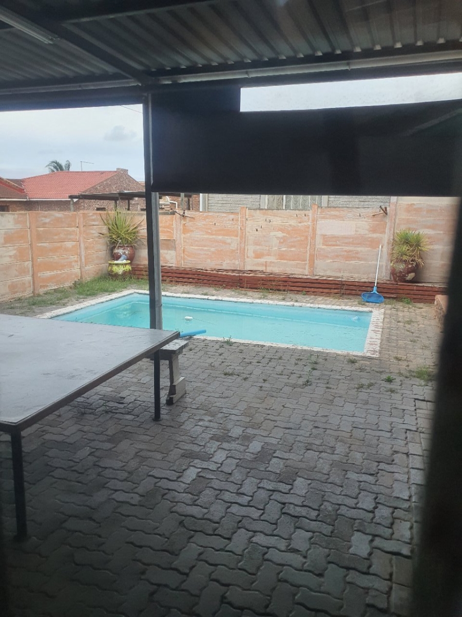 To Let 4 Bedroom Property for Rent in Azalea Park Eastern Cape